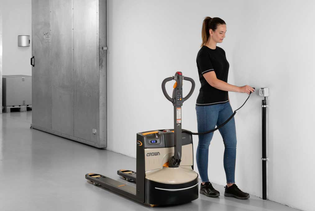 Transpaleta bateria litio ahorro LLORSA