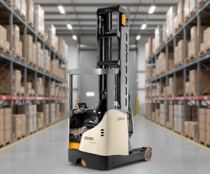 Carretilla Retráctil con mástil Gran Elevación